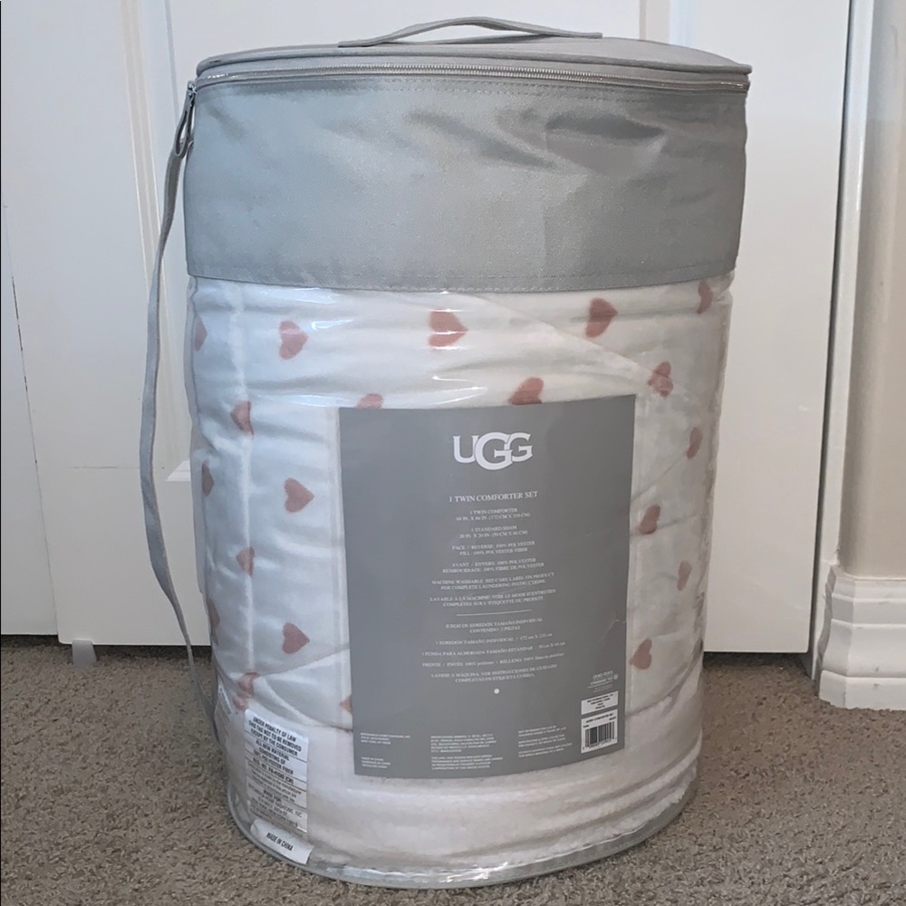 UGG BRAND NEW RARE & GORGEOUS AVERY HEARTS TWIN REVERSIBLE COMFORTER SET
